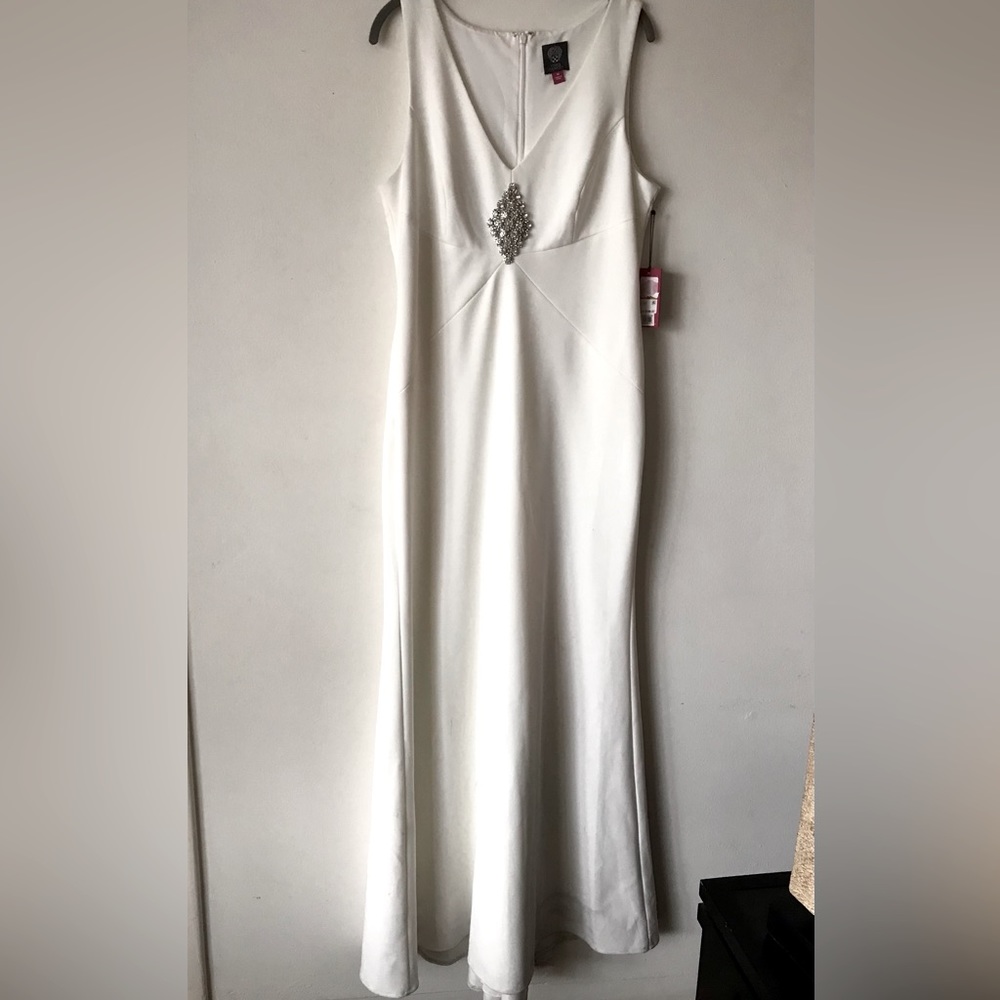 NEW with defects Vince Camuto IVORY Wedding CRYSTAL Embellished Formal Dress